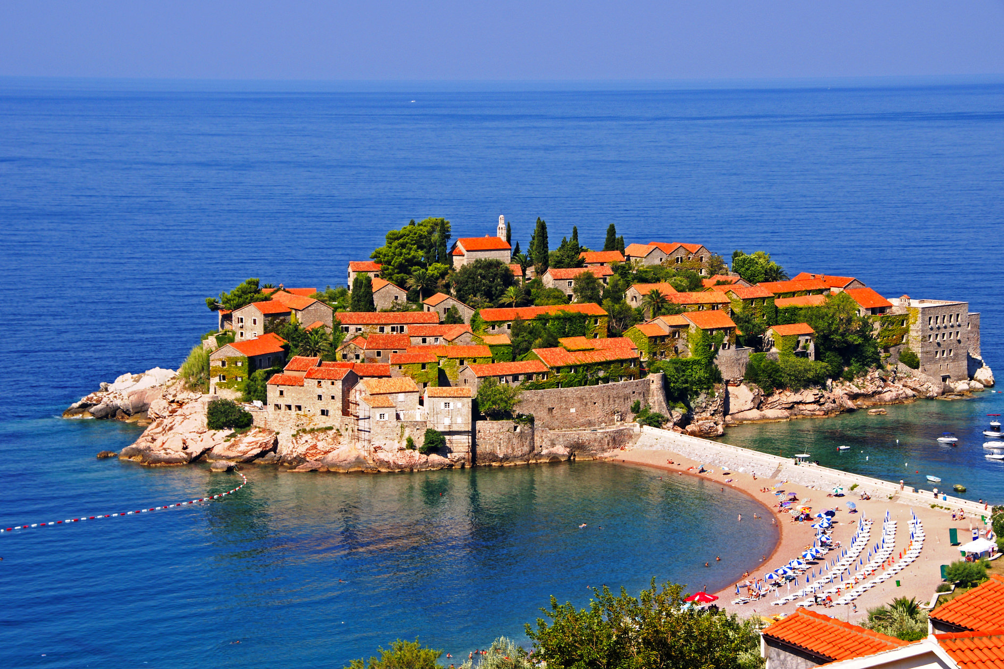 Insula Sveti Stefan, cel mai fotografiat loc din Muntenegru! – Vacante ...